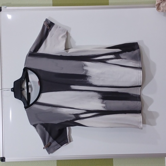 Wearable Art by Andrea Geer Wmn Small Sgraffito Boxy Tee in Greyscale - Picture 1 of 8